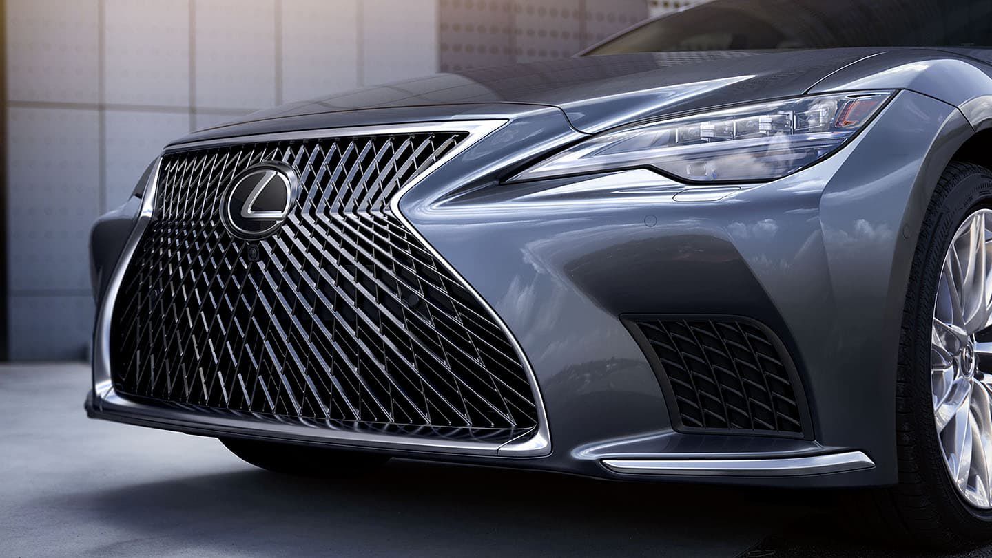 Lexus-LS-Spindle-Grille-View