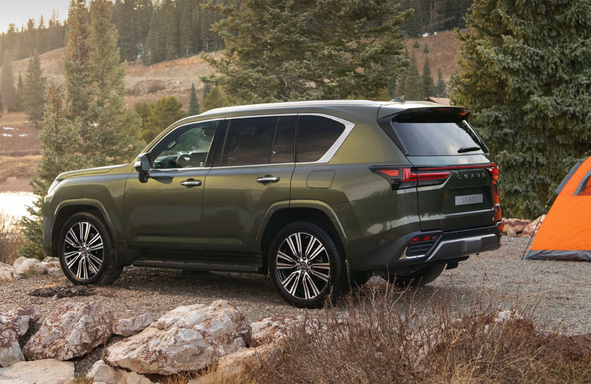 Lexus-LX-600-In-The-Mountains