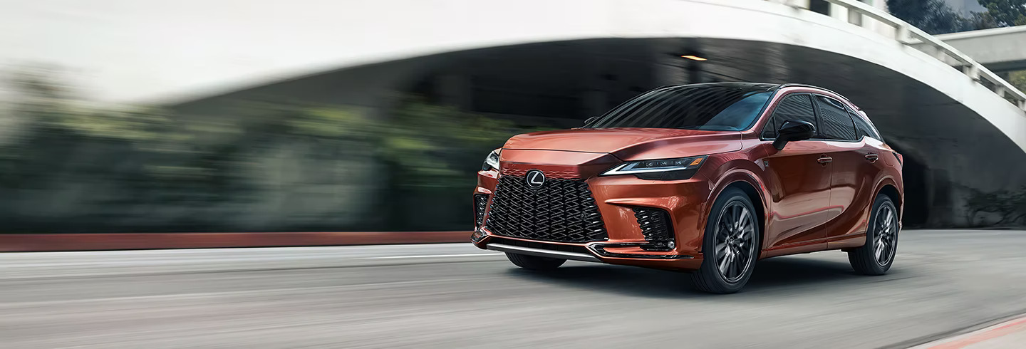 Lexus-RX-Driving