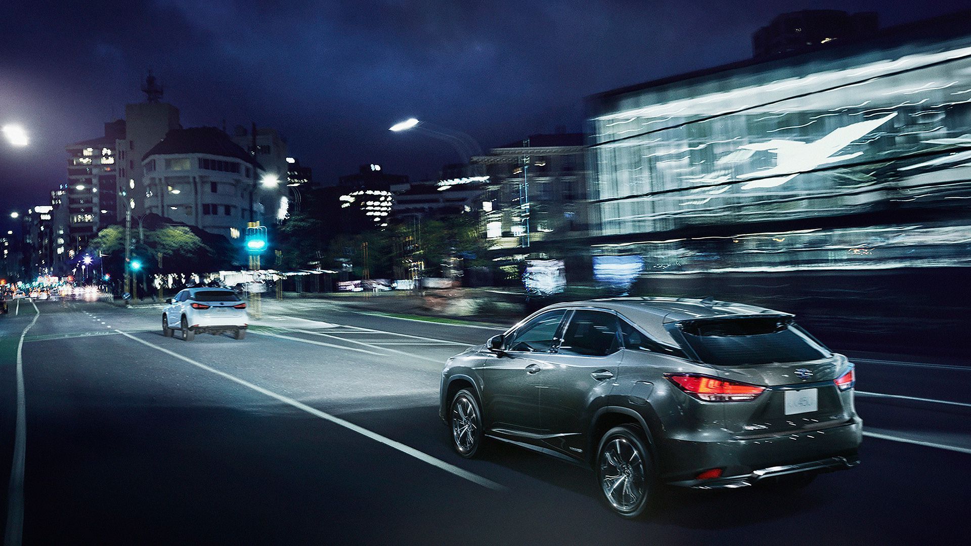 Lexus RX Review - Luxury Has An Edge