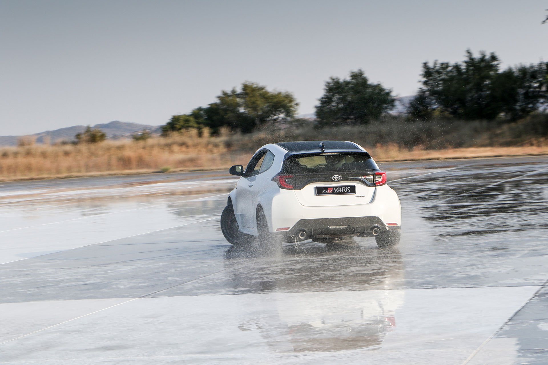 The widened rear and roof spoiler of the Toyota GR Yaris
