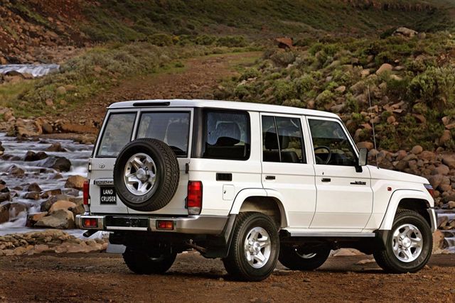 Toyota Land Cruiser 76