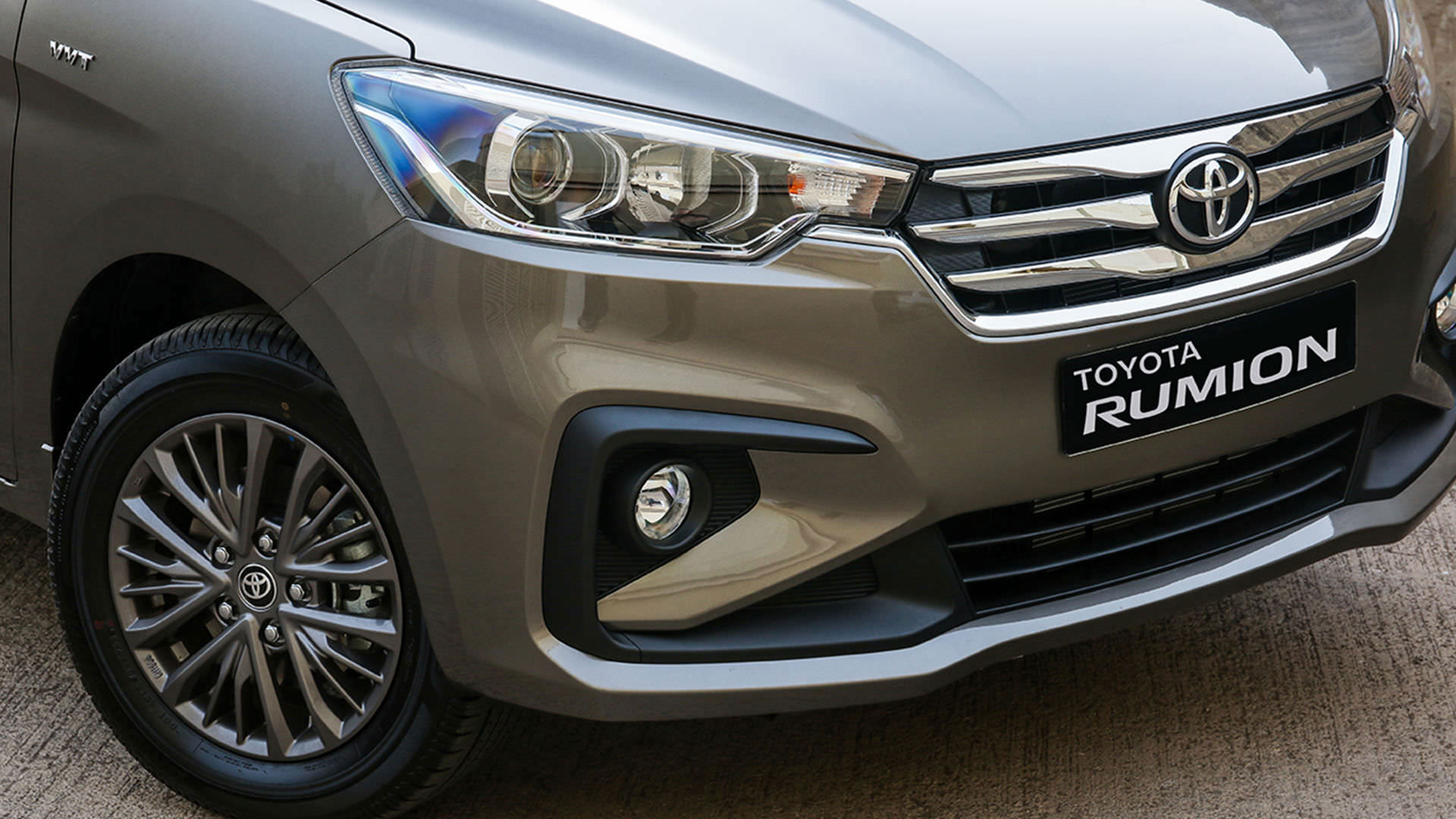 Toyota rumion front bumper exterior