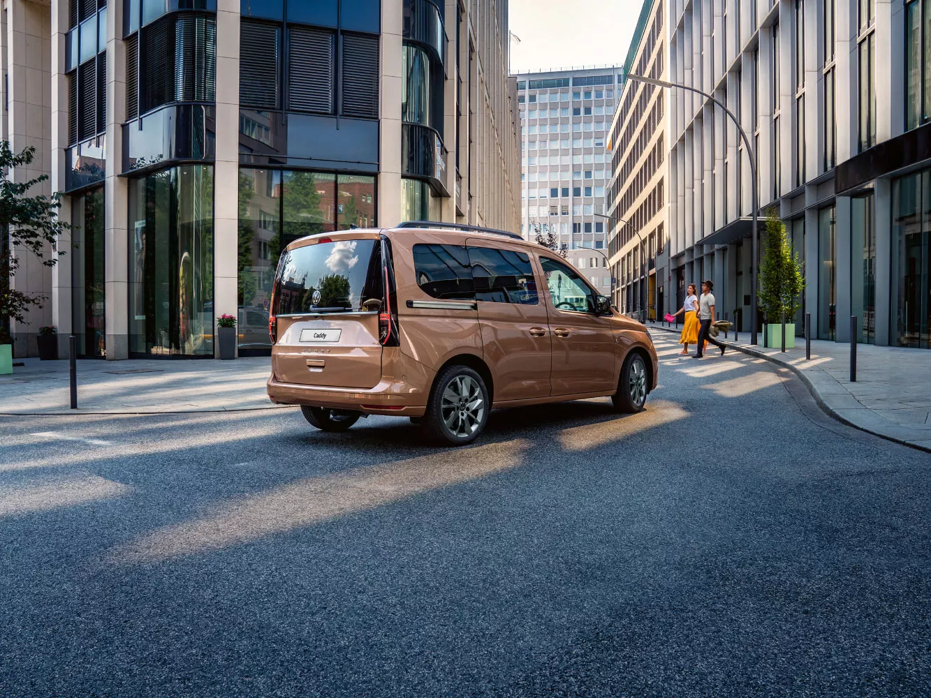 VW Caddy 5 Back Exterior