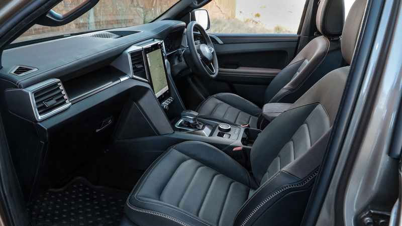 New VW Amarok_Front Interior